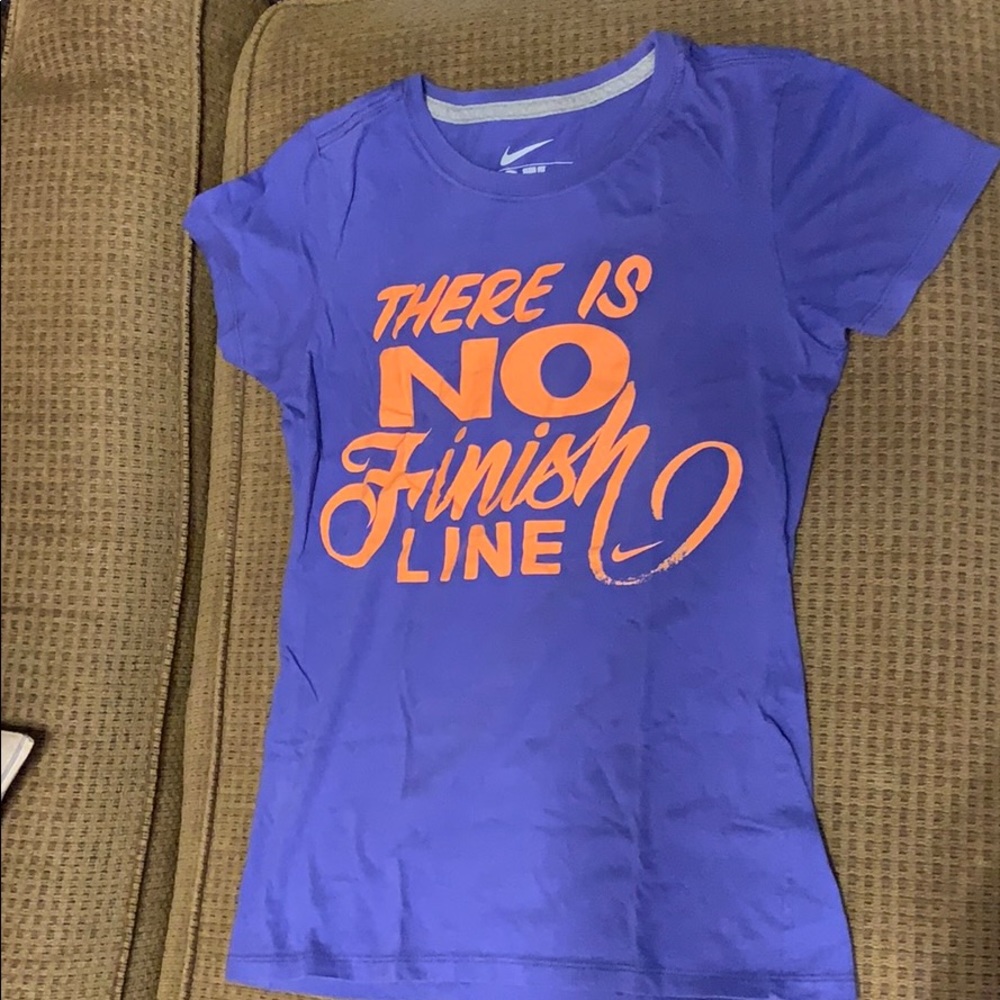 Nike logo tee